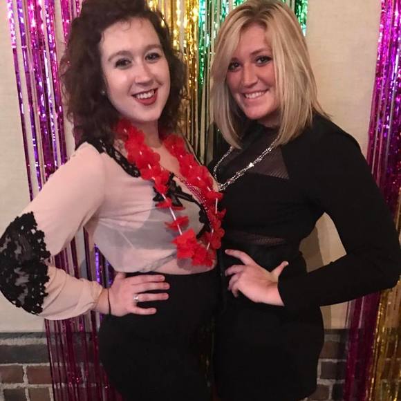 Meet your Posher, Taylor - Picture 1 of 1